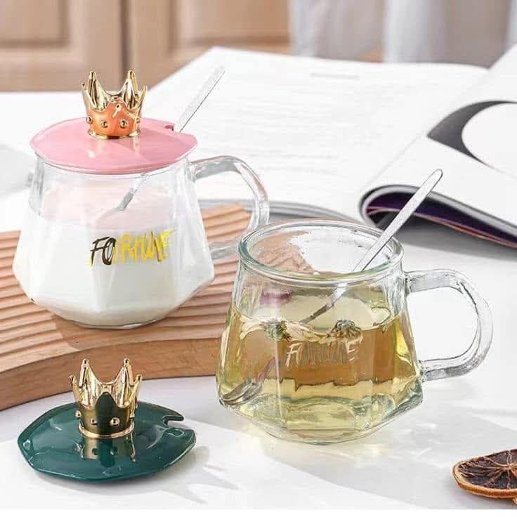 مج زجاج بغطاء تاج