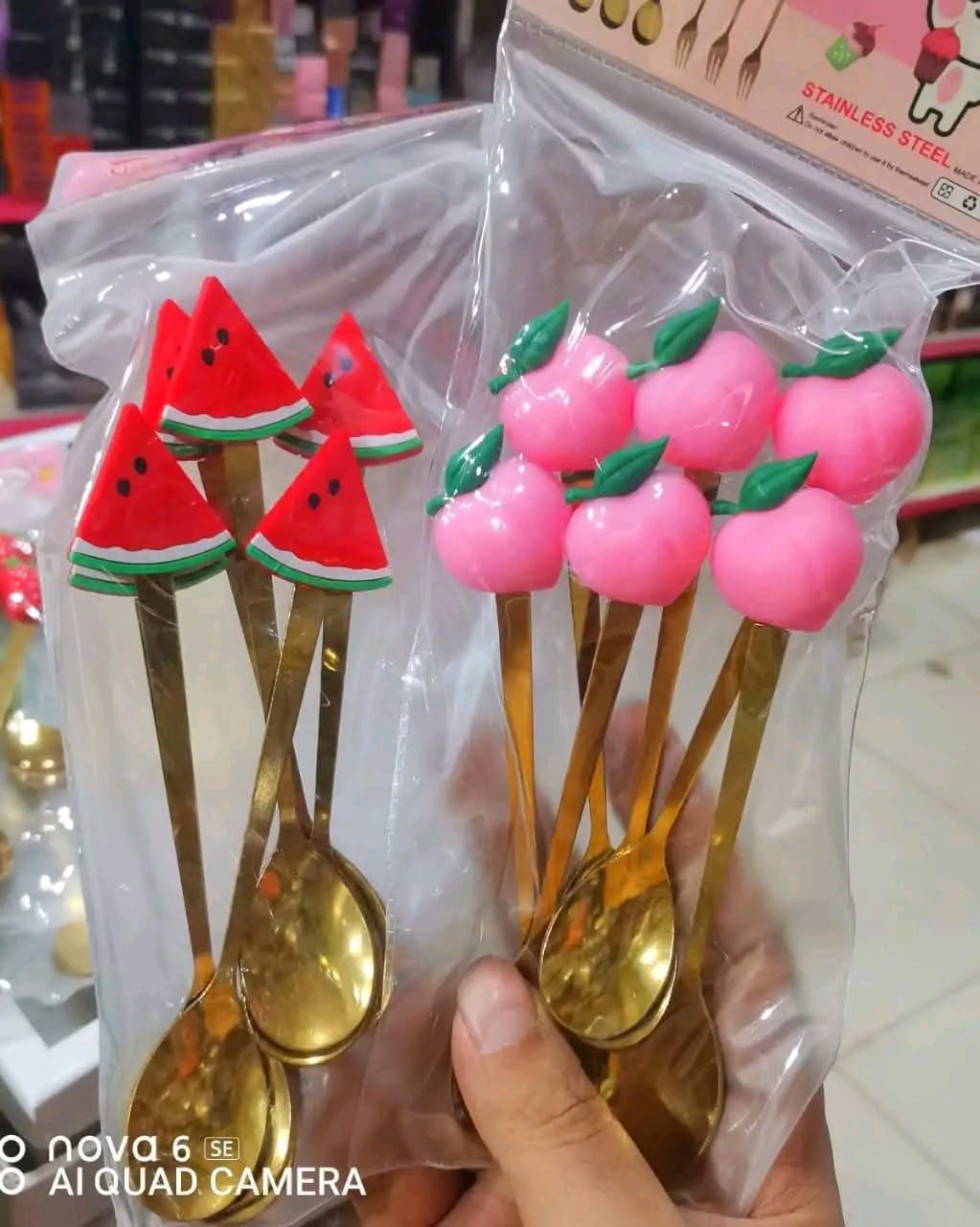 ط شوك ومعالق فى كيس.